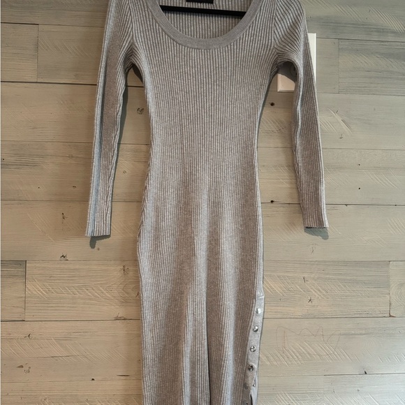 Almost Famous Light Gray Long Sleeve Dress - Picture 2 of 8